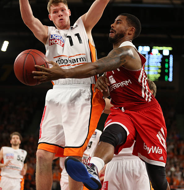 往往显得保 往往显得保