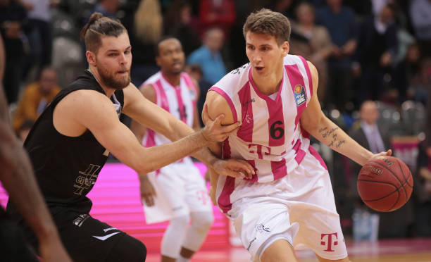 仅限于门前 仅限于门前